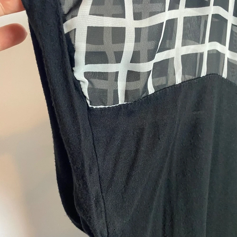💙5/$15 Carol Rose Womenʻs Black and White Dress Top w/ Tie at Hem Large